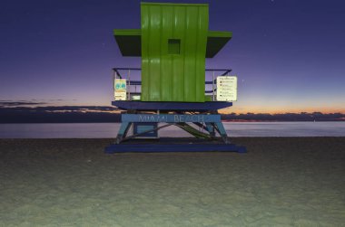 Miami Beach 'te cankurtaran kulübesi.