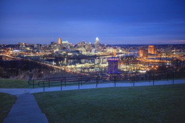 Geceleri Cincinnati
