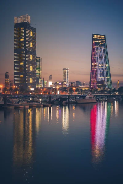 Skyline Kuwait City Kvällen Storbritannien — Stockfoto
