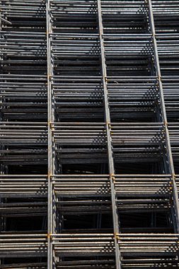 Beton zemin ve beton yüzeyi güçlendirmek için metal ağ