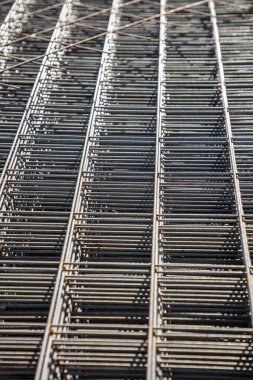 Beton zemin ve beton yüzeyi güçlendirmek için metal ağ