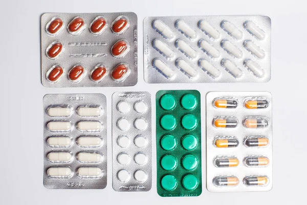 Placas Tabletas Diferentes Colores Jeringa Termómetro Para Medicamentos — Foto de Stock