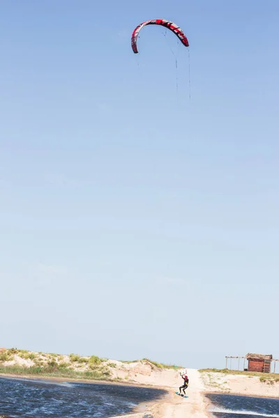 Athlete Rides Kitesurfing Sea Hot Summer Jumps Tricks — Stock Photo, Image