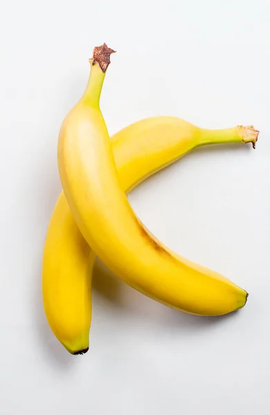 Bananas Amarelas Frescas Saborosas Para Uma Dieta Saudável Fundo Branco — Fotografia de Stock