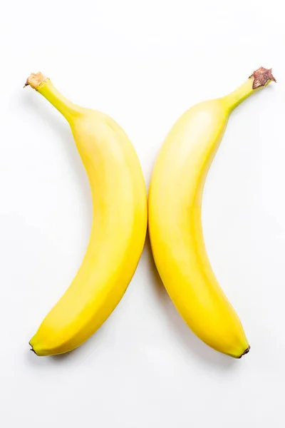 Świeże Smaczne Żółte Banany Dla Zdrowej Diety Białym Tle — Zdjęcie stockowe