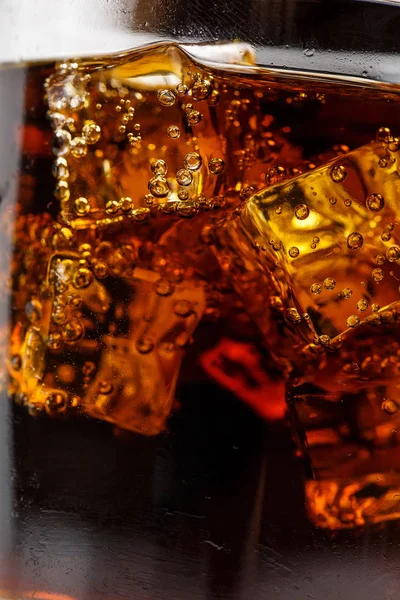 Soda Negra Vaso Con Hielo Sobre Fondo Blanco —  Fotos de Stock