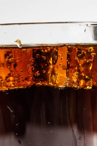 Soda Negra Vaso Con Hielo Sobre Fondo Blanco —  Fotos de Stock