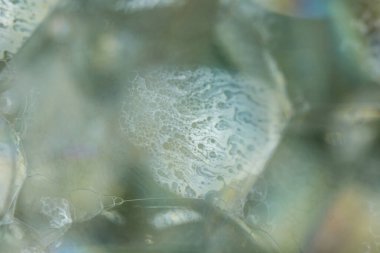 Sabun köpüğü soyutlaması hareket ve farklı renklerle çok yakın