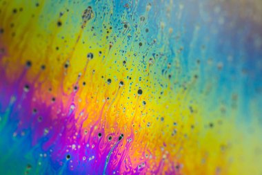 Sabun köpüğü soyutlaması hareket ve farklı renklerle çok yakın