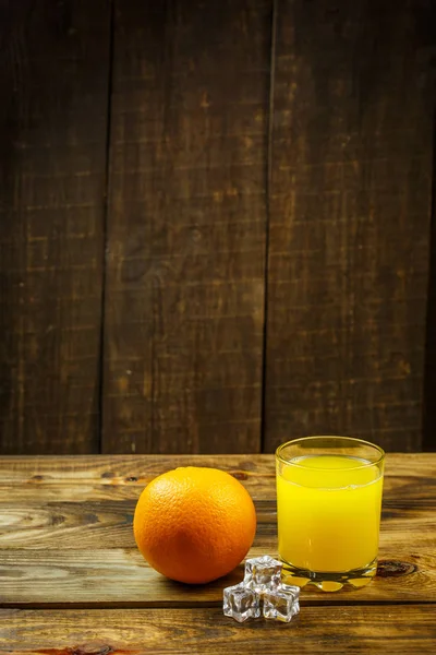 Verre Jus Orange Orange Près Une Table Bois — Photo