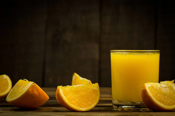 Glass Orange Juice Slices Orange Wooden Table — 스톡 사진