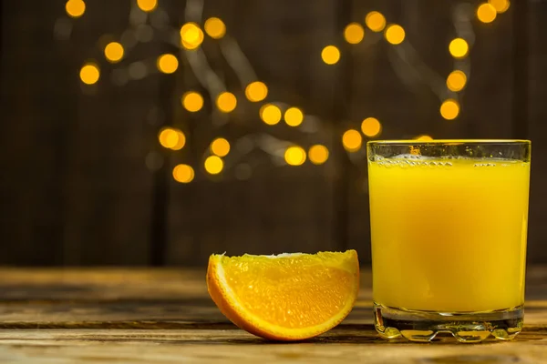 Verre Jus Orange Tranches Orange Sur Une Table Bois — Photo