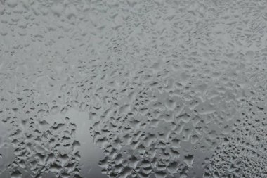 Şiddetli sisli camlı pencereler.