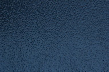 Şiddetli sisli camlı pencereler.