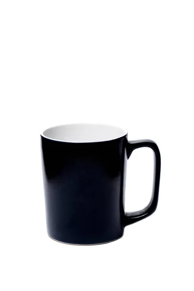 白い背景に大きな黒いマグカップ — ストック写真