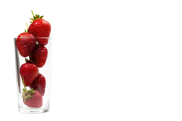 Reife Erdbeeren Auf Weißem Hintergrund Schließen — Stockfoto