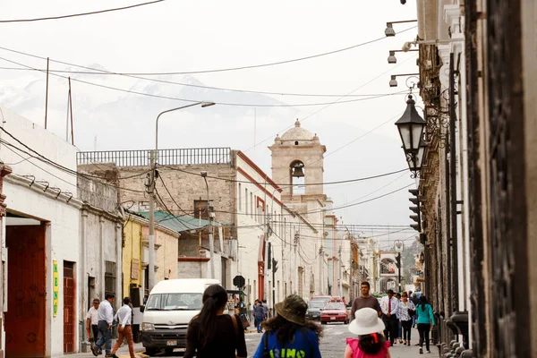 Bir şehrin merkezine: Arequipa, Peru - 2 Şubat 2018- — Stok fotoğraf