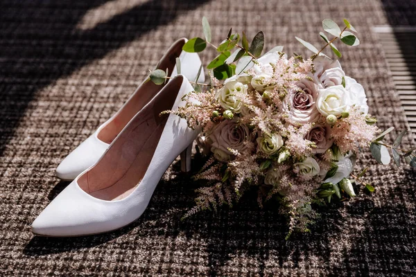 Свадебные Принадлежности Букет Обувь — стоковое фото