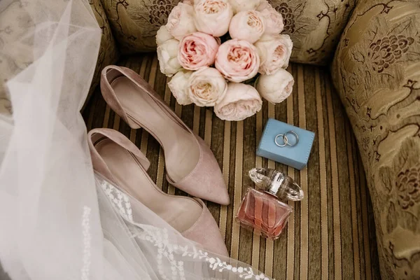 Свадебные Принадлежности Букет Обувь Кольца — стоковое фото
