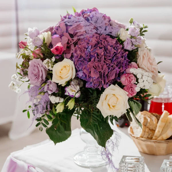 Wedding Decoration Restaurant Served Table Flowers Composition — Stock Photo, Image