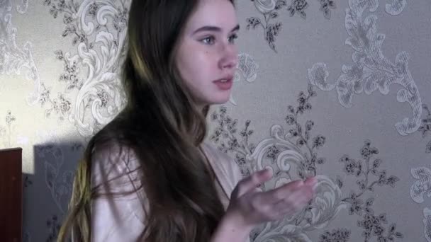 Női Portré Egy Aranyos Fiatal Modell Fiatal Gyönyörű Lány Hosszú — Stock videók