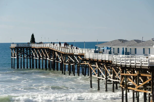 Surf near Crystal Pier on a morning during Christmas holidays — 스톡 사진