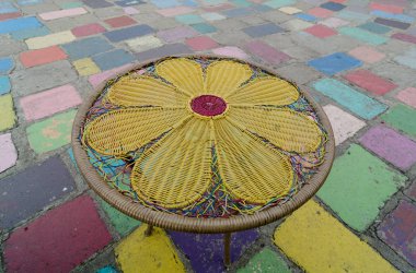 İspanyol Köyü, Balboa P 'de çiçek stili dekoratif masa.