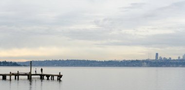 Beachgoers at Kirkland  Marina pier
