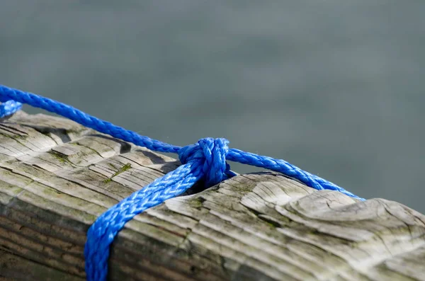 Blue Rope Knot Wooden Rail Westhoven Cove — Stock Photo, Image