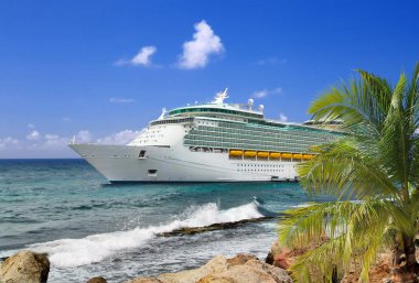 yolcu gemisi limanda