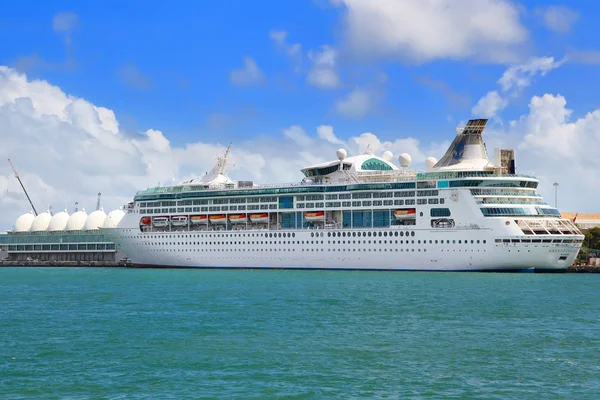 Miami Eua Abril 2017 Navio Cruzeiro Royal Caribbean Grandeur Seas — Fotografia de Stock