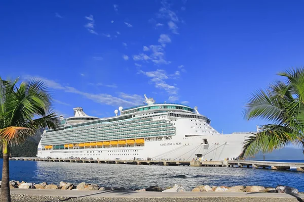 Labadee Haiti April 2017 Royal Caribbean Cruiseschip Navigator Seas Aangemeerd — Stockfoto