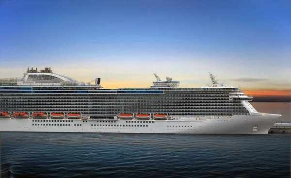 Luxe Cruise Schip Haven Zonsondergang — Stockfoto