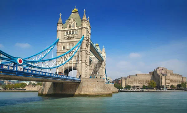 Famosa London Tower Bridge Sobre Rio Tâmisa Dia Ensolarado — Fotografia de Stock