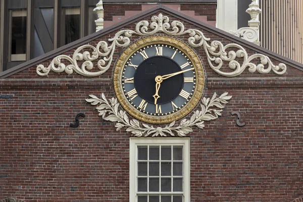 Eski durum ev ayrıntıları, Boston