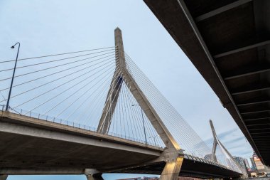 Leonard P. Zakim Bunker Hill Anıt Köprüsü, Boston, Massachusetts