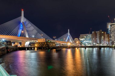 Leonard P. Zakim Bunker Hill Anıt Köprüsü, Boston, Massachusetts