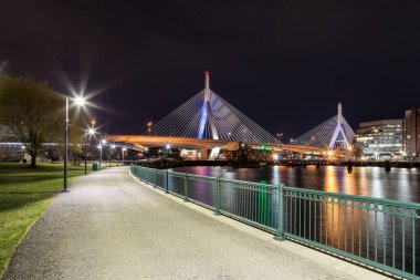 Leonard P. Zakim Bunker Hill Anıt Köprüsü, Boston, Massachusetts