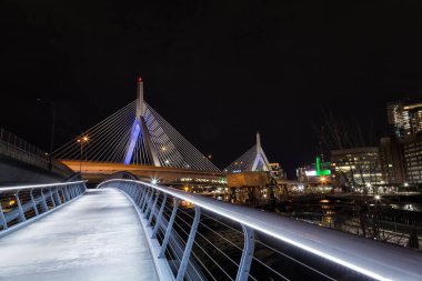 Leonard P. Zakim Bunker Hill Anıt Köprüsü, Boston, Massachusetts