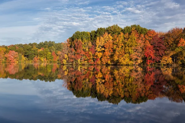 Framingham Massachusetts 'te güzel bir sonbahar sabahı