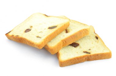 Beyaz zemin üzerine kuru üzüm ekmek.