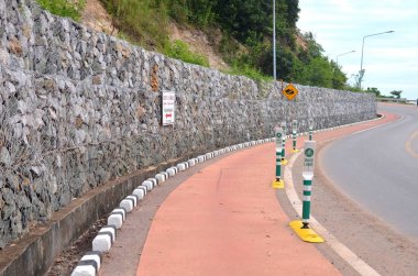 Bisiklet yolları ile plaj sopa.