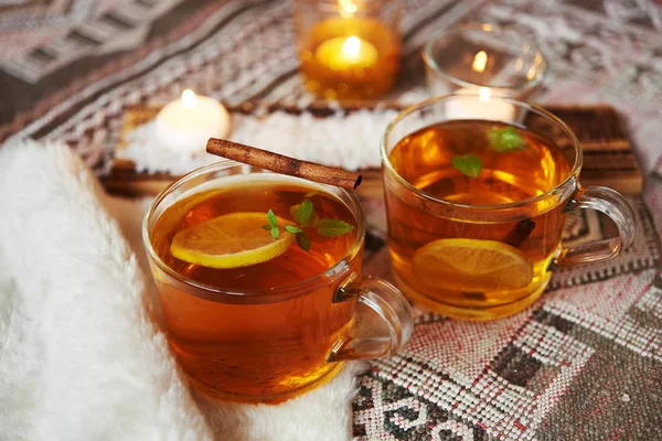 Té con limón y menta — Foto de Stock