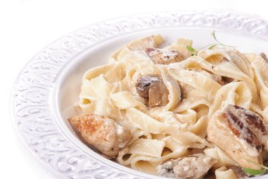 Akdeniz yemekleri. Tagliatelle