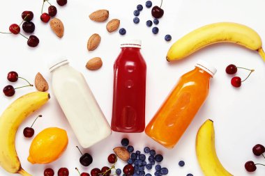 renkli şişe suyu ile