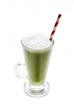 Matcha sütlü çay