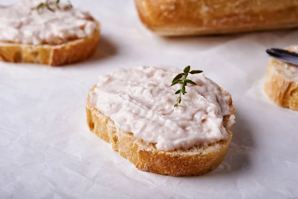 Appetizers with fish spread — Stock Photo, Image