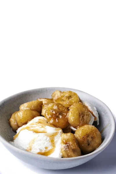 Icecream and fried bananas — Stock Photo, Image