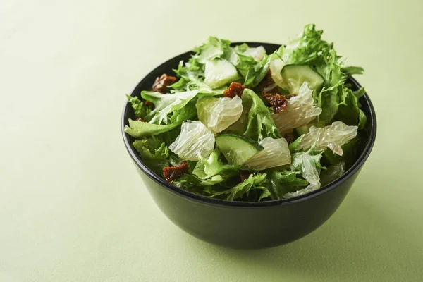 Tazón de ensalada orgánica fresca — Foto de Stock
