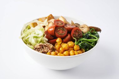 Kinoa ve sebzeler, kurutulmuş kase